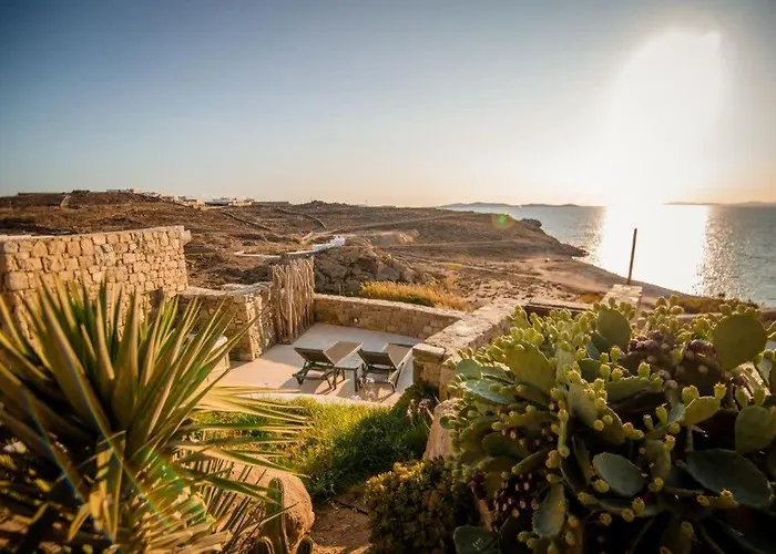 Romantic Mykonian Oasis Suite With Jacuzzi & Sea View
