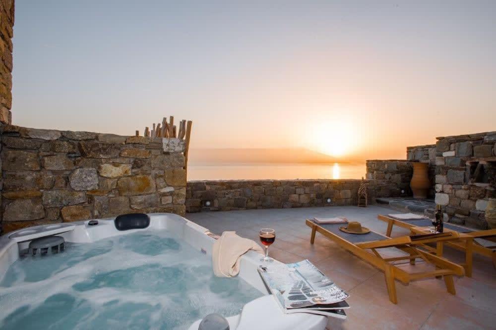 Romantic Mykonian Oasis With Jacuzzi & Sea View *